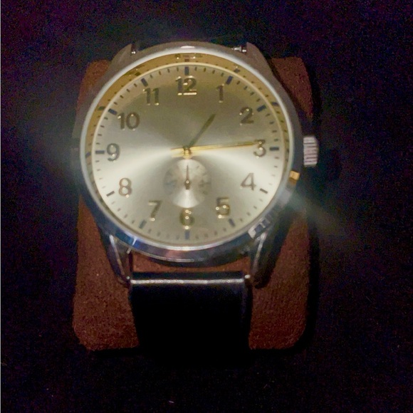 casual stainless steel gold accented quartz movement watch - Picture 2 of 5